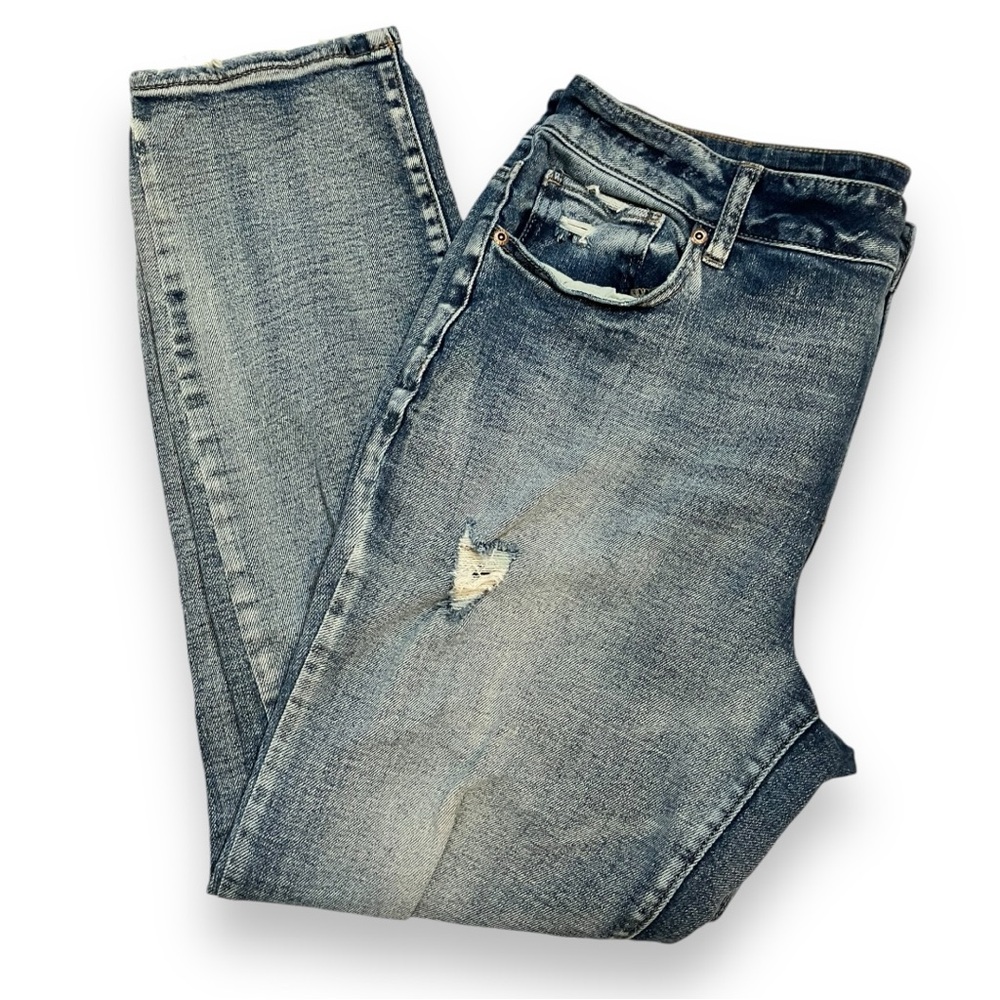 MAURICES high rise women distressed jeans straight leg size 14